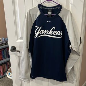 Nike Therma fit size XXL men’s sweatshirt New York Yankees